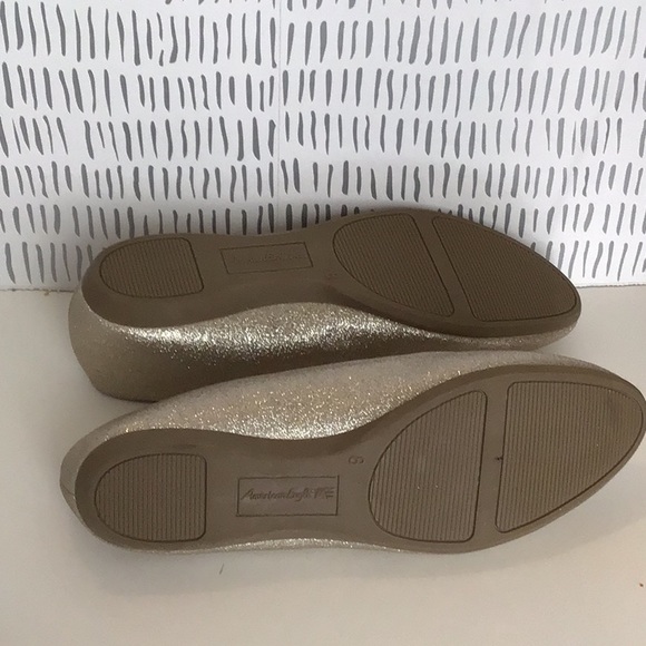 Flat gold metallic women’s shoes - Picture 5 of 6